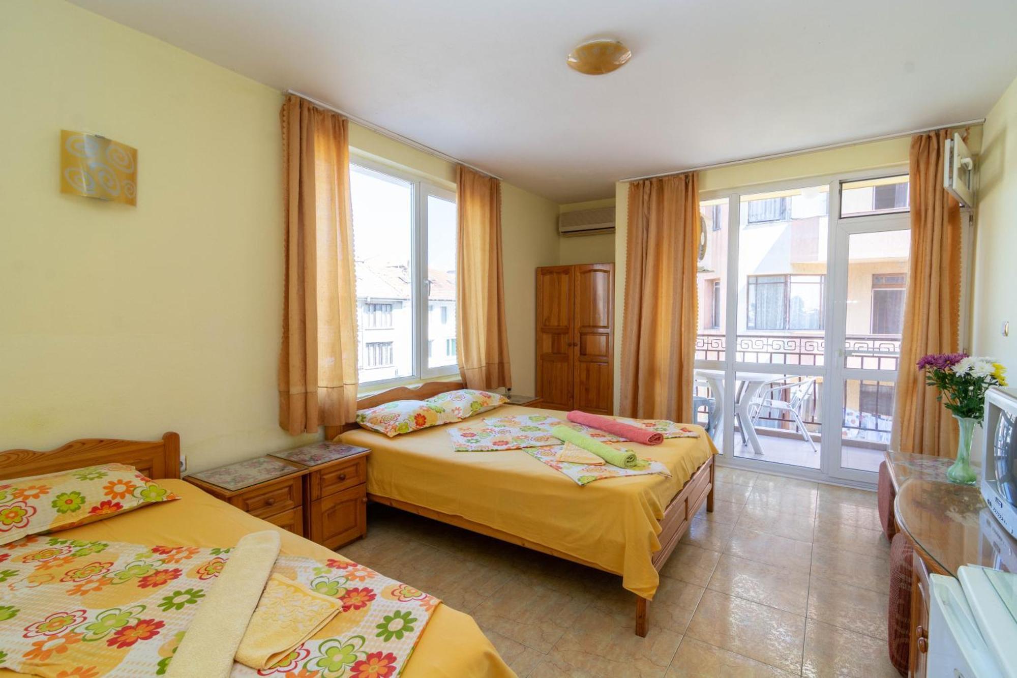 Fener Guest House Pomorie Exteriör bild