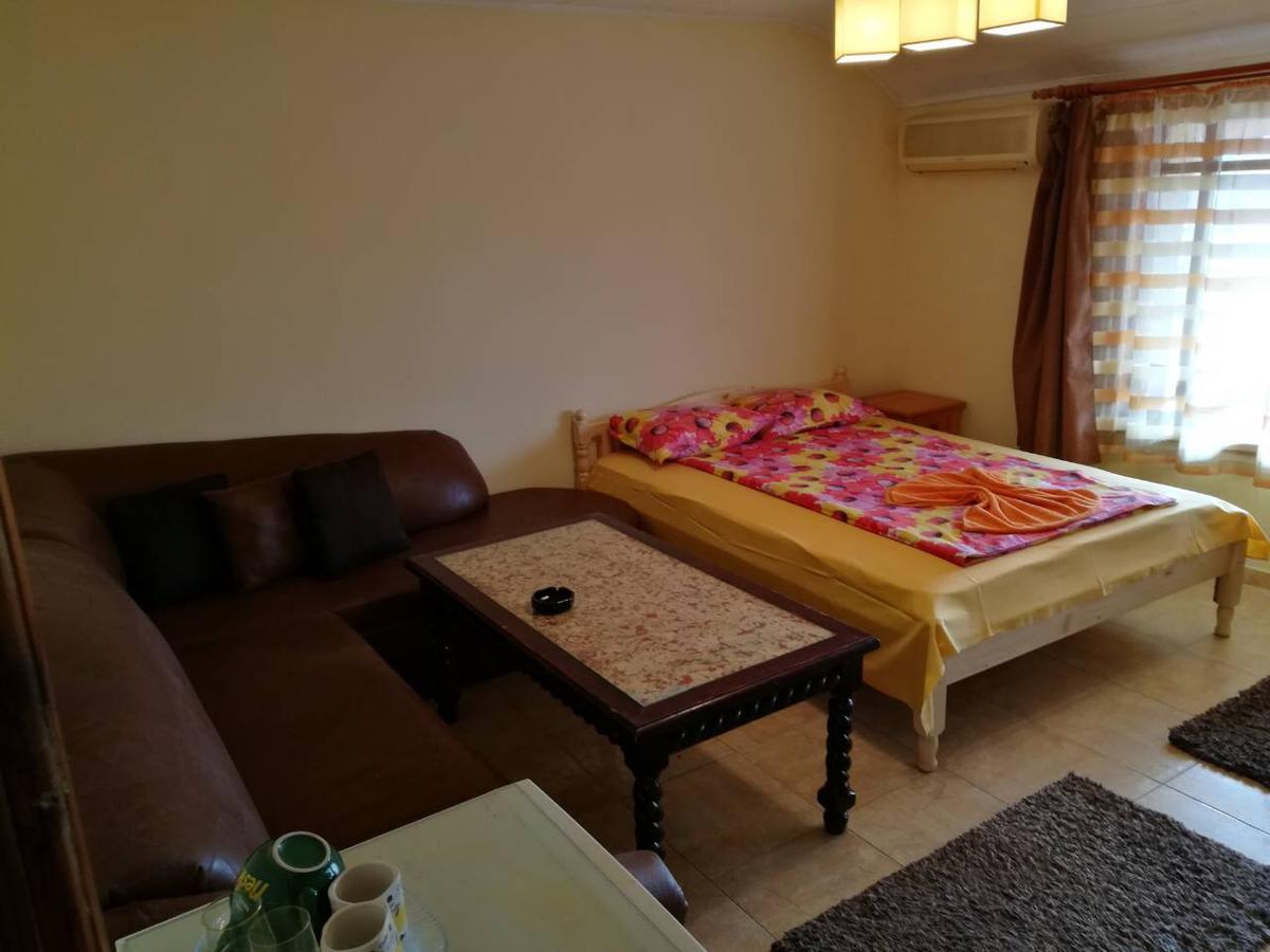 Fener Guest House Pomorie Exteriör bild